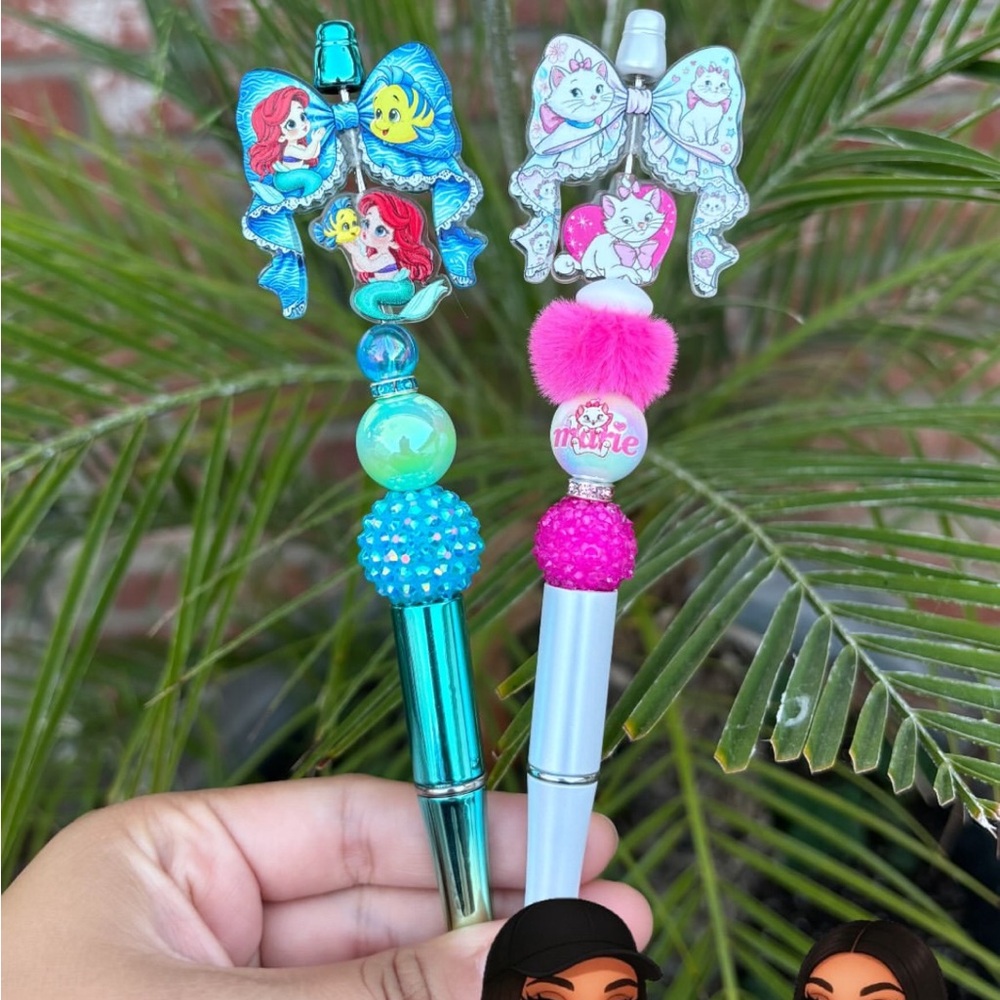 Ribbon bow focal pens